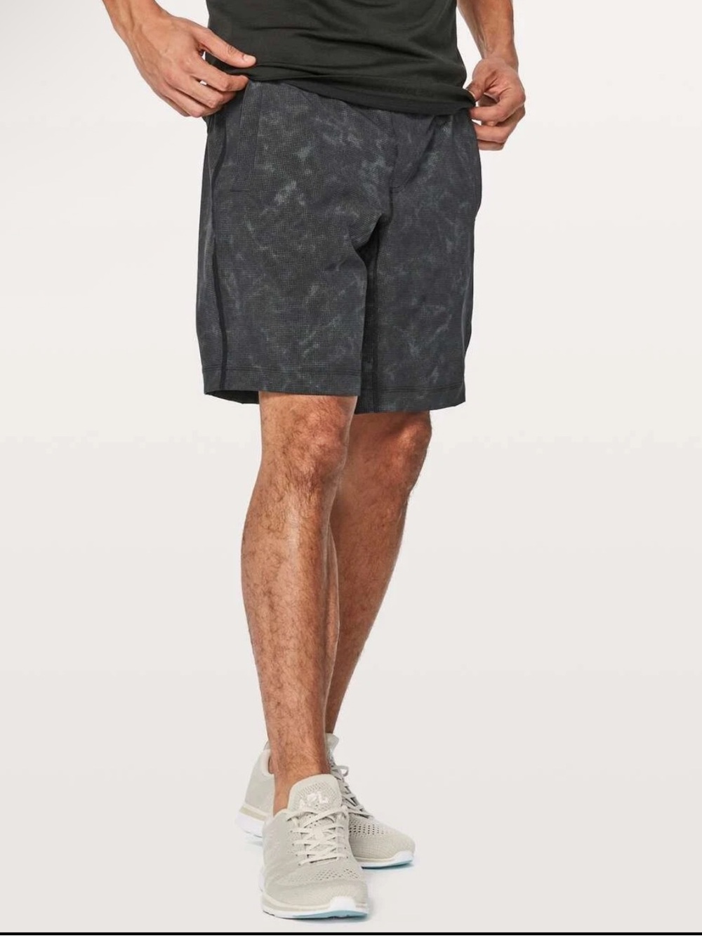 Lululemon Men's Large Pace Breaker Shorts Lined 9" - Subtonic Reflective Black